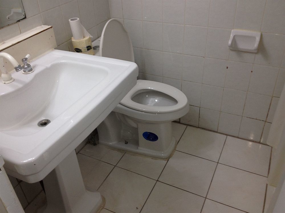 American Plaza Motel Londyn Zewnętrze zdjęcie